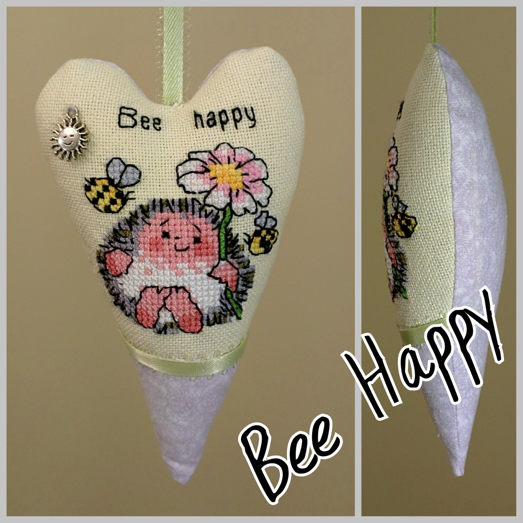 Bee happy heart christmas tree decoration
