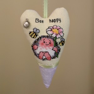 Bee happy heart christmas tree decoration