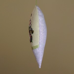 Bee happy heart christmas tree decoration