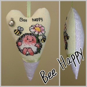 Bee happy heart christmas tree decoration