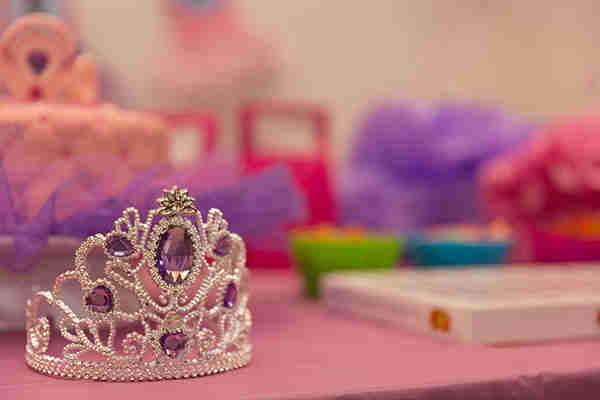 party crowns category